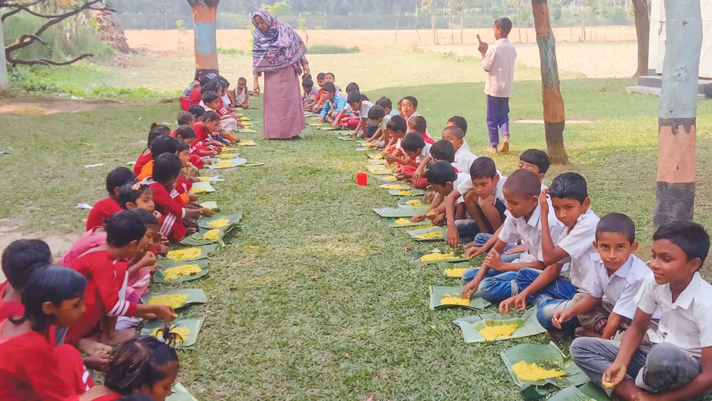 শিশুদের জন্য দুপুরের খাবার