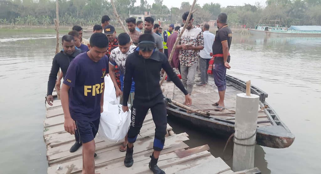 নিখোঁজের ৯ ঘণ্টা পর মিলল ঘাটশ্রমিকের মরদেহ