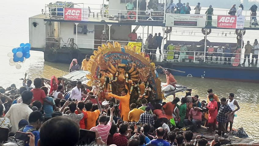 উৎসবের হাত ধরে ভারতে বাড়তে শুরু করেছে করোনা