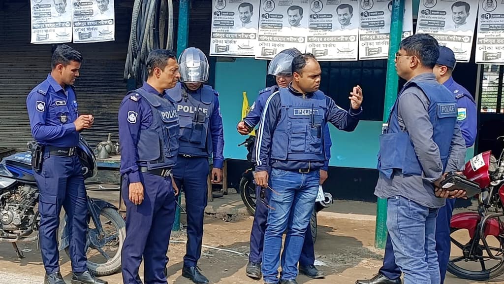 ঈশ্বরদীতে আওয়ামী লীগ কার্যালয়ের কাছে ককটেল বিস্ফোরণ ও গুলি 