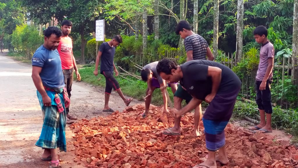 অবশেষে স্বেচ্ছাশ্রমে সংস্কার