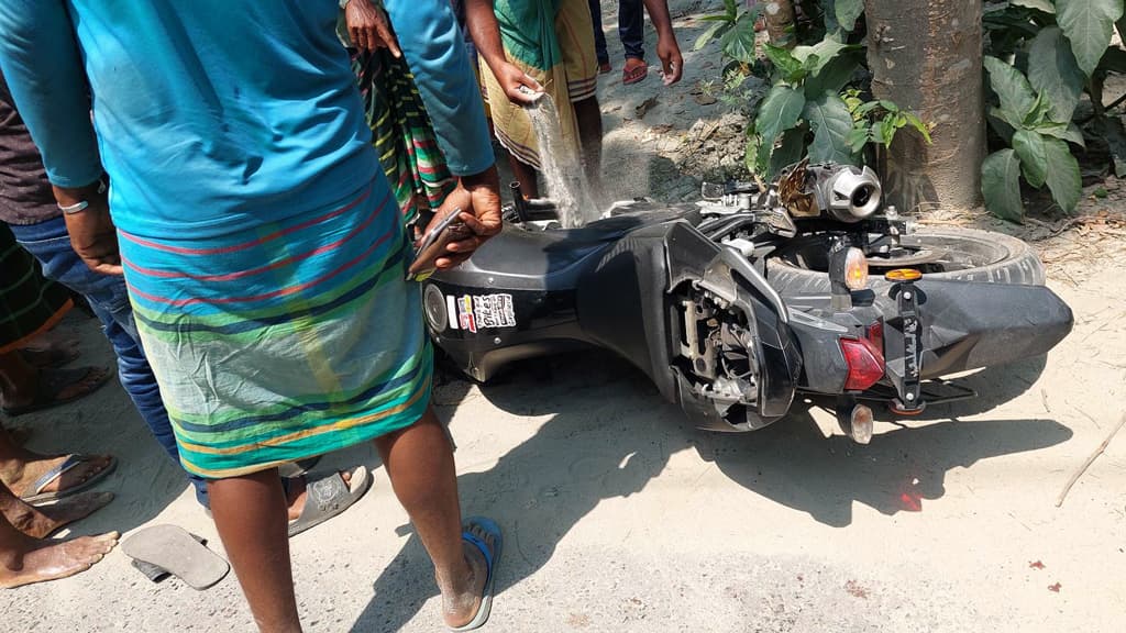 দোহারে ট্রাক-মোটরসাইকেল মুখোমুখি সংঘর্ষে নিহত ১, আহত ১ 