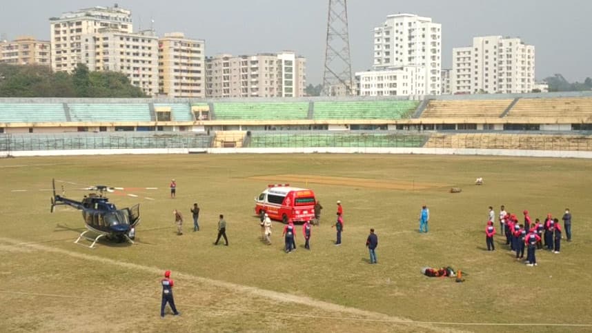 মাঠে হঠাৎ হেলিকপ্টার নামায় আতঙ্কিত তামিম-রাসেলরা