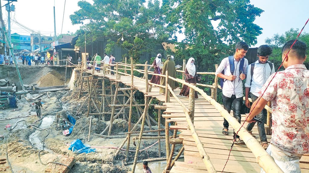 নলজোড়া খালে নির্মিত হলো বিকল্প সেতু