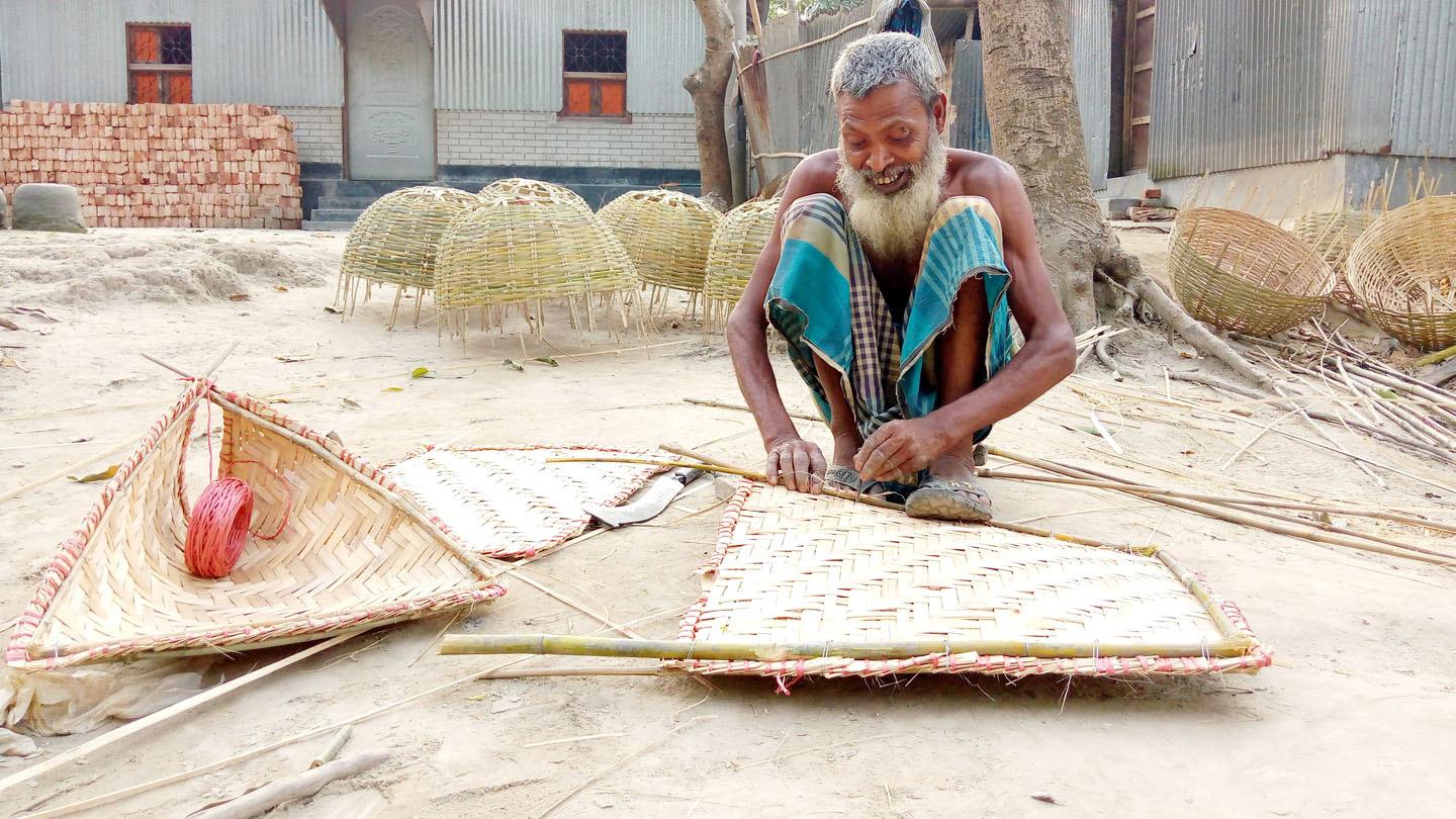 বাঁশশিল্প কারিগরদের দুর্দিন