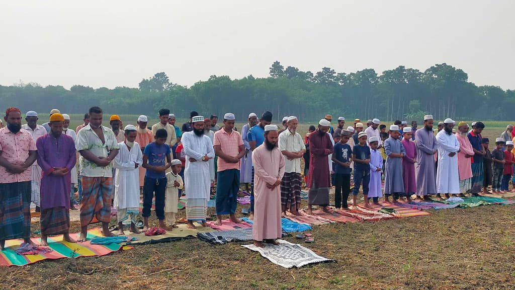 কুষ্টিয়ায় বৃষ্টির জন্য ইসতিসকার নামাজ আদায়