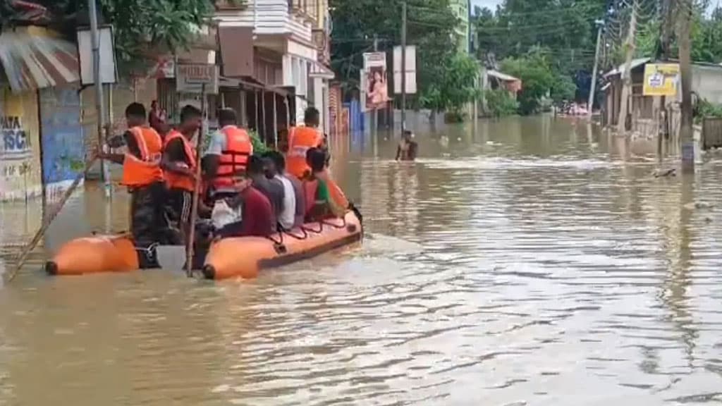 ত্রিপুরায় ভয়াবহ বন্যায় নিহত ৭, আশ্রয়কেন্দ্রে ৫৬০০ পরিবার 