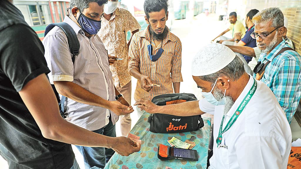 ঢাকা নগর পরিবহন: যাত্রী বেড়েছে, বাস বাড়েনি