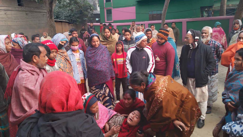 সিরাজগঞ্জে তালাবদ্ধ ঘরে পড়ে ছিল মা-বাবা ও মেয়ের গলাকাটা মরদেহ