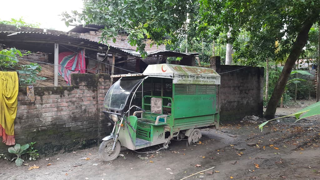 গরিবের অ্যাম্বুলেন্স বন্ধ, সেবা ব্যাহত