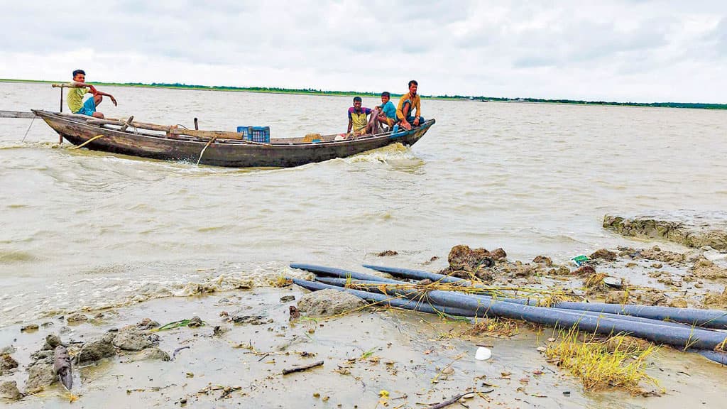 মেঘনায় ভাসছে বিদ্যুতের সাবমেরিন কেব্‌ল