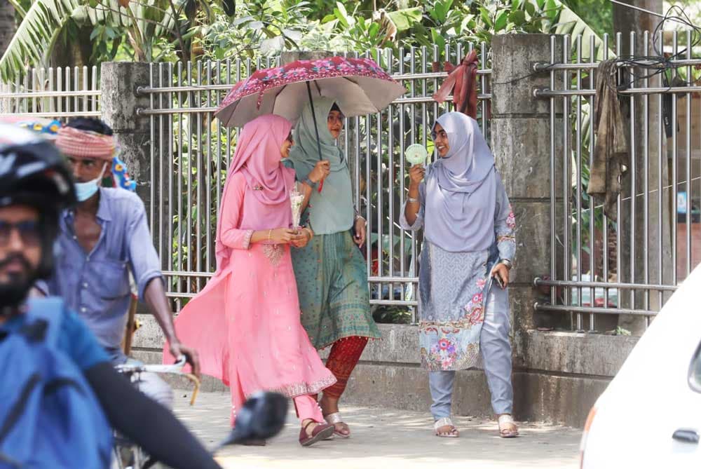 বৃষ্টির প্রবণতা কমছে, মধ্য মে থেকে গরম বাড়বে 