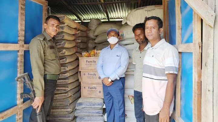 সিমেন্টের গোডাউনে মিলল হাজার লিটার তেল, ১০ হাজার টাকা জরিমানা