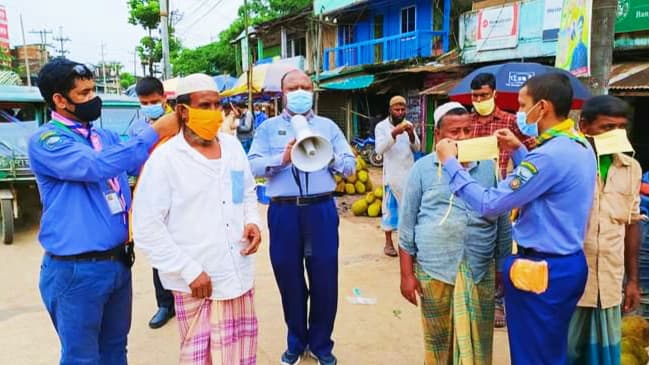 উখিয়ায় বিধিনিষেধ বাস্তবায়নে কাজ করছে বাংলাদেশ স্কাউটস