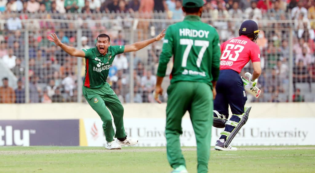 কোন ছকে ইংলিশদের আটকে ফেললেন তাসকিন-মোস্তাফিজরা