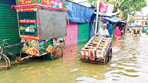 সিলেট-সুনামগঞ্জে বন্যার পানি কমছে, বাড়ছে দুর্ভোগ