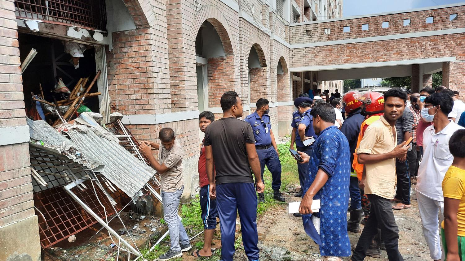 ঝিনাইদহ আদালতের মালখানায় বিস্ফোরণ, নিহত ১