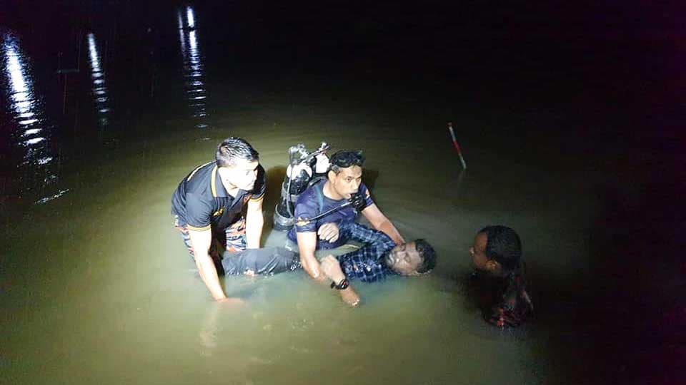 ভালুকায় আনন্দ ভ্রমণে নৌকাডুবি, চিকিৎসকসহ দুজনের মরদেহ উদ্ধার