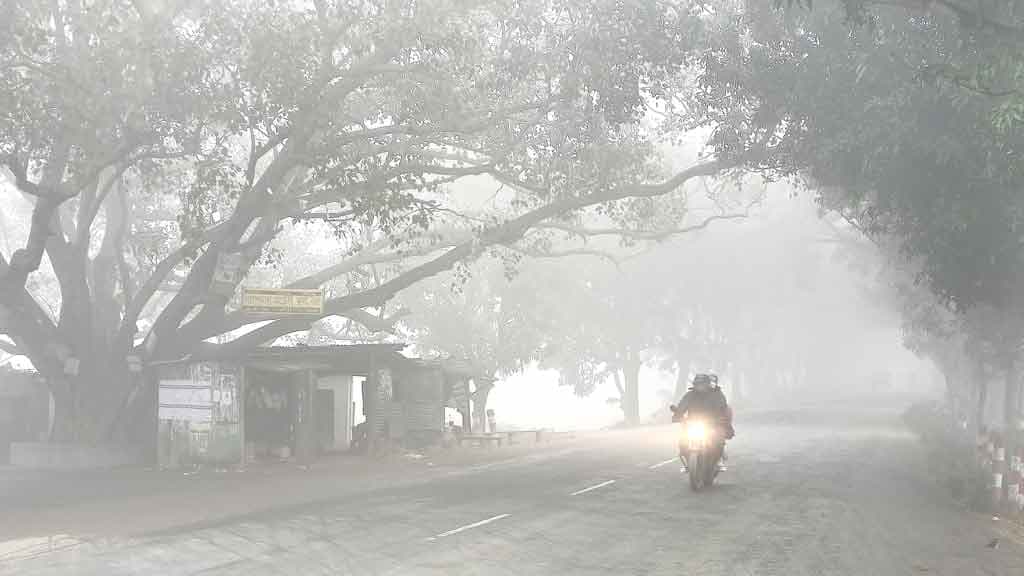 নওগাঁয় তাপমাত্রার পারদ ৯ ডিগ্রির নিচে, কাঁপছে মানুষ