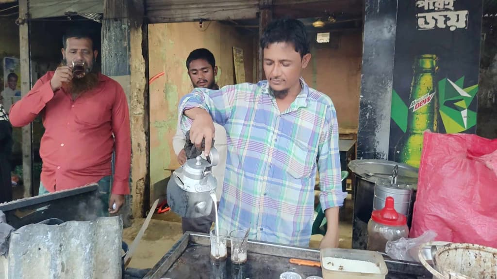 ‘খবর হুনলে মনে অয়, দেশে কোনো কিছুর অভাব নাই, বাজারে গেলে আগুন’ 