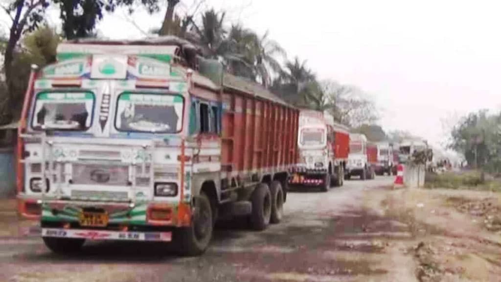 রাজস্ব ঘাটতির বৃত্ত থেকে বের হতে পারছে না ভোমরা স্থলবন্দর