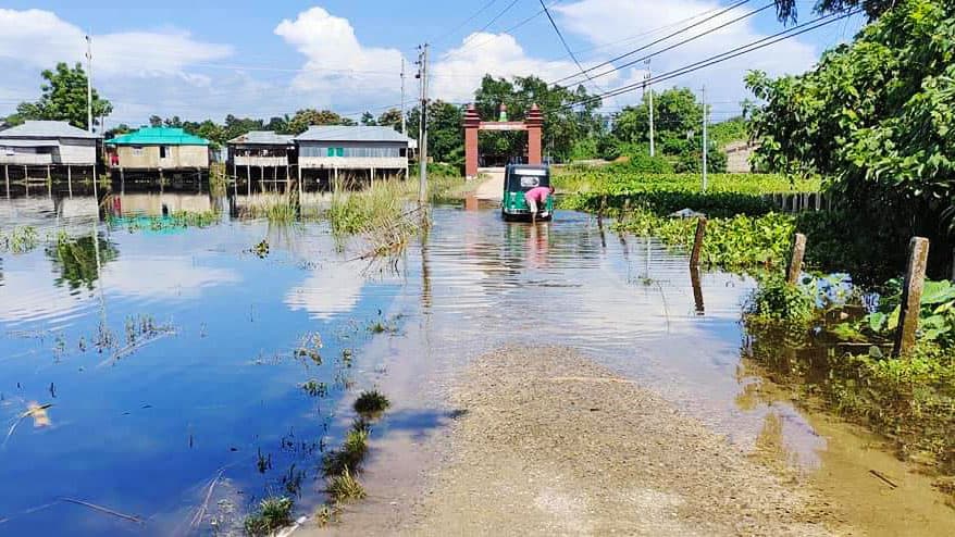 তলিয়ে গেছে নিম্নাঞ্চল