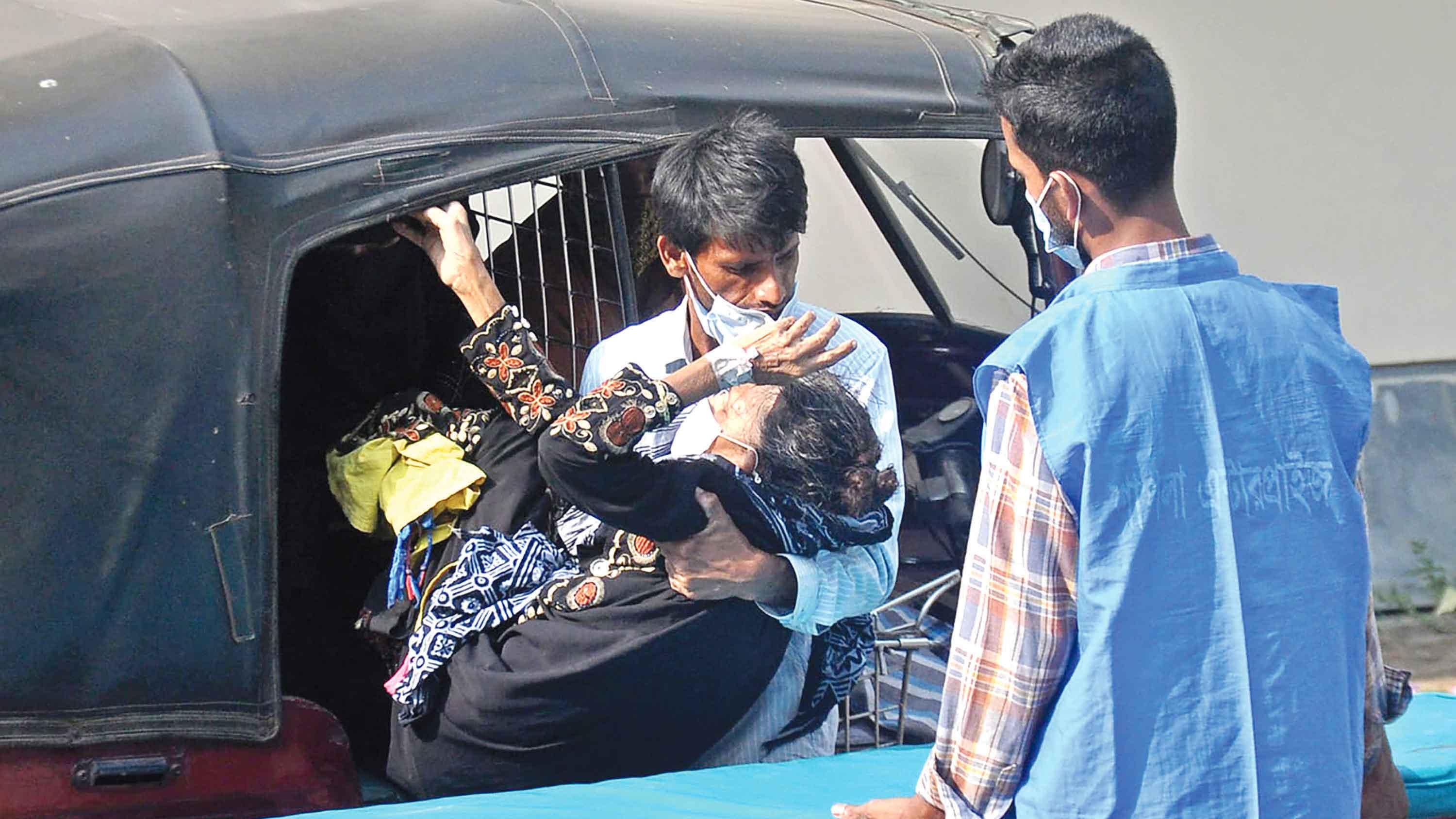 চমেকে নিয়োগ দেওয়া ঠিকাদারের বিরুদ্ধে অভিযোগ