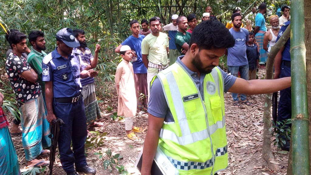 ফকিরহাটে কাঁঠালগাছ থেকে বৃদ্ধার ঝুলন্ত মরদেহ উদ্ধার