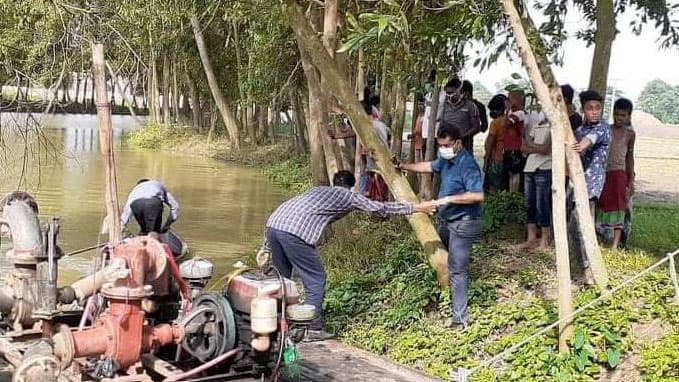 চৌদ্দগ্রামে অবৈধ ড্রেজার মেশিন ধ্বংস, ১ লাখ ৫০ হাজার টাকা জরিমানা