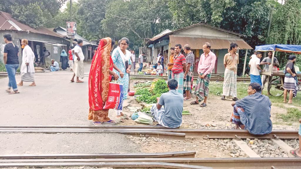 অস্তিত্ব সংকটে শতবর্ষী হাট