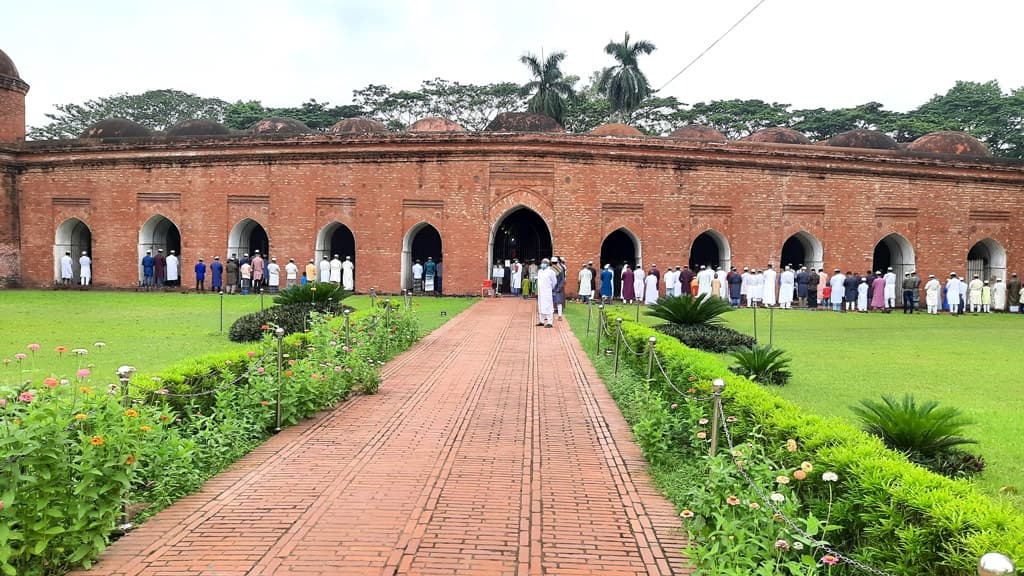 ষাটগম্বুজ মসজিদে ঈদুল আজহার প্রথম জামাত অনুষ্ঠিত