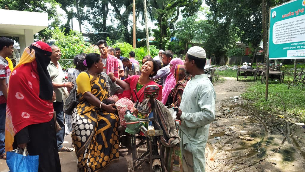 গাছ কাটার সময় মাথায় ডাল পড়ে শ্রমিকের মৃত্যু