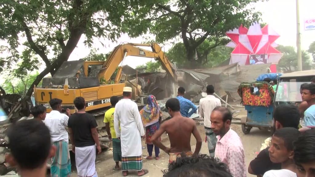 সাভারে অবৈধ স্থাপনা উচ্ছেদ, ১২ কোটি টাকার খাসজমি উদ্ধার