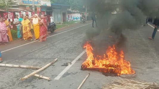 পশ্চিমবঙ্গে পঞ্চায়েত নির্বাচনে ব্যাপক সংঘর্ষ, নিহত ৮ 