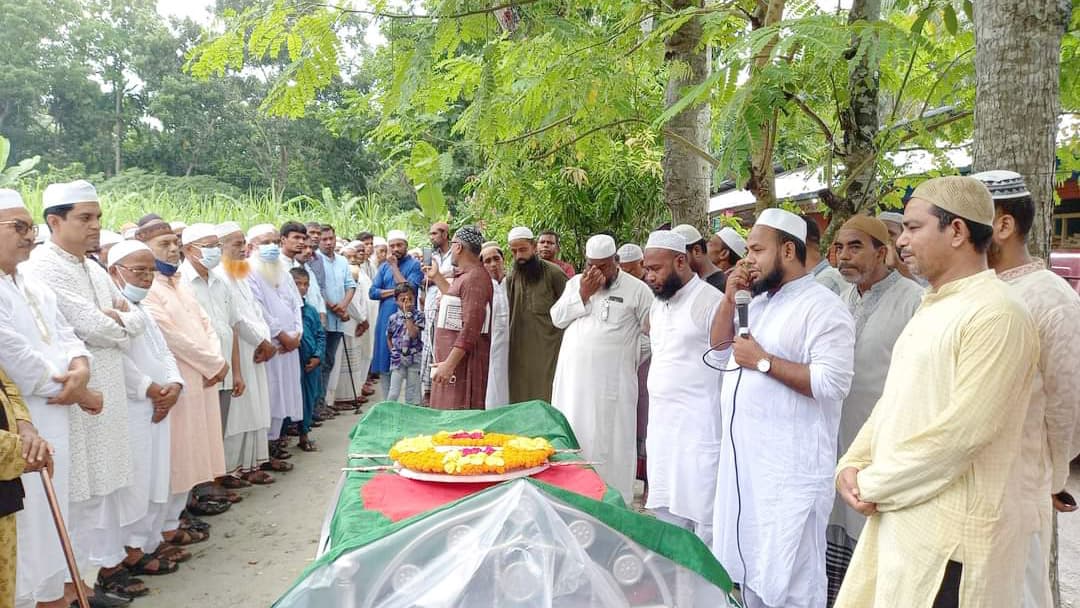 বীর মুক্তিযোদ্ধা সাদেকুর রহমান হাওলাদারকে রাষ্ট্রীয় মর্যাদায় দাফন