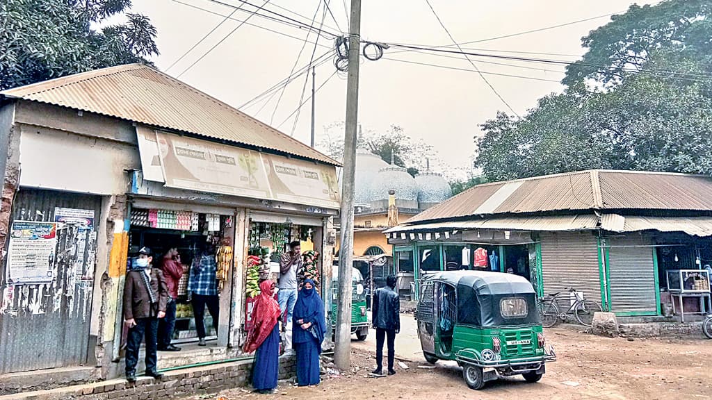 অবশেষে সরানো হলো বিদ্যুতের সেই খুঁটি