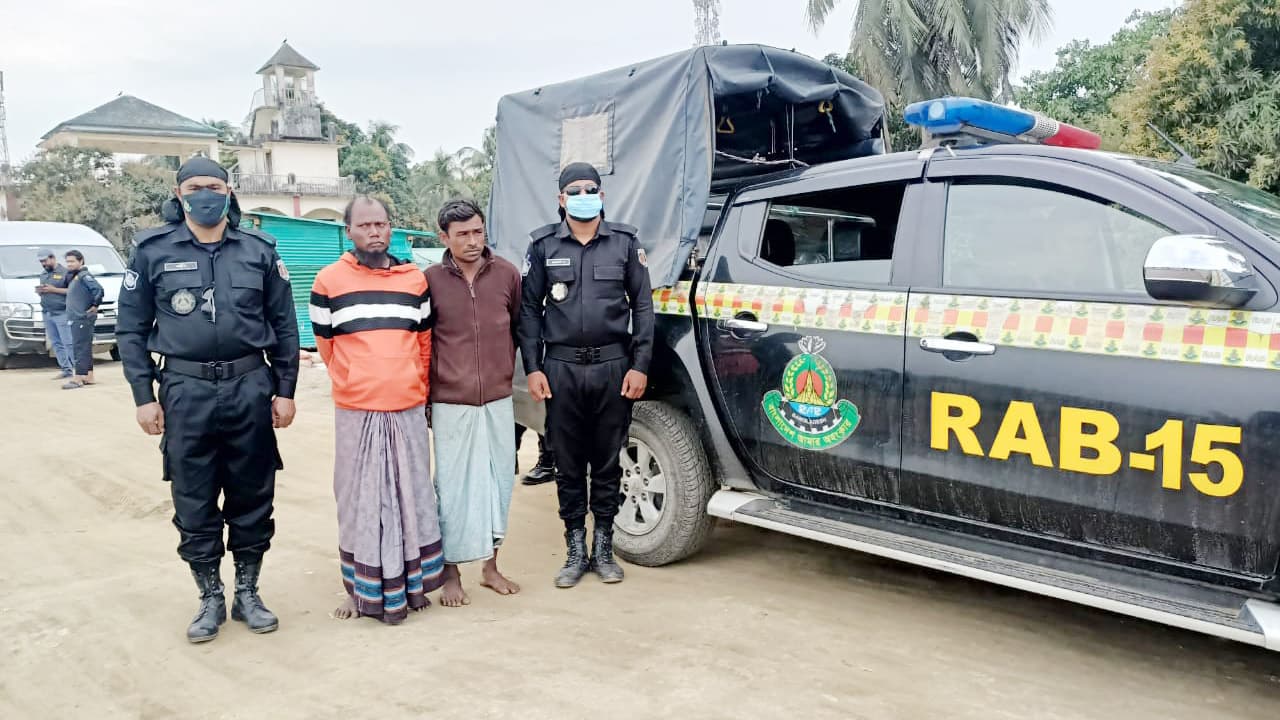 টেকনাফে ১ লাখ ইয়াবাসহ দুই রোহিঙ্গা গ্রেপ্তার