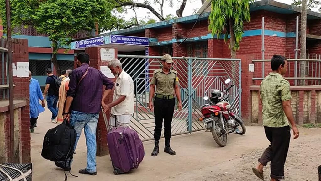 শিগগিরই ভারতের সঙ্গে নতুন ভ্রমণ চুক্তি, যেসব সুবিধা বাড়তে পারে