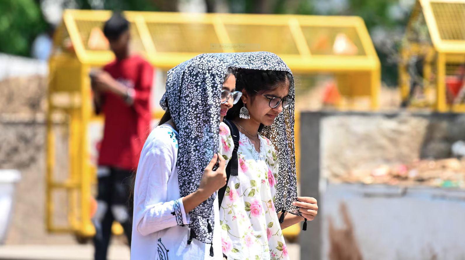 উত্তর-পশ্চিম ভারতে প্রচণ্ড তাপপ্রবাহের সতর্কতা, দিল্লিতে রেড অ্যালার্ট