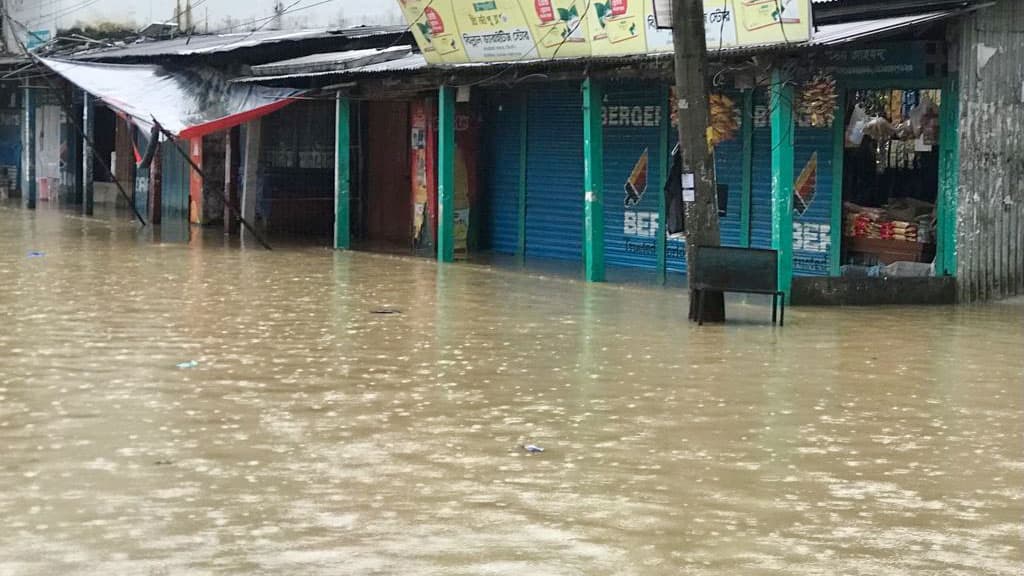 বিয়ানীবাজারে পানিবন্দী দুই লাখ মানুষ