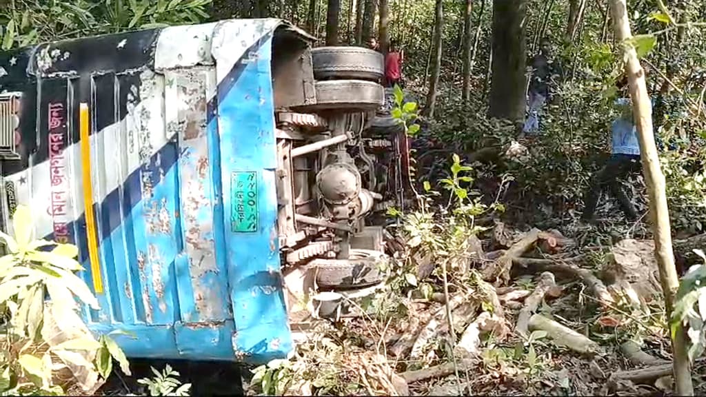 গোপালগঞ্জে বাস-মোটরসাইকেল সংঘর্ষে প্রবাসী নিহত