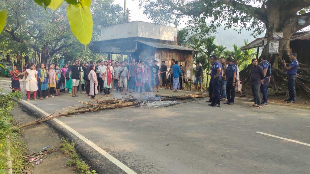 রাঙামাটিতে ইউপিডিএফের সড়ক ও নৌপথ অবরোধ পালন