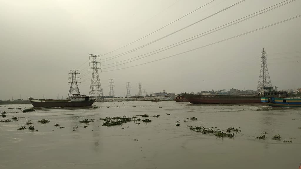 নৌকাডুবির একদিন পর তুরাগের একই স্থানে ডুবলো বাল্কহেড