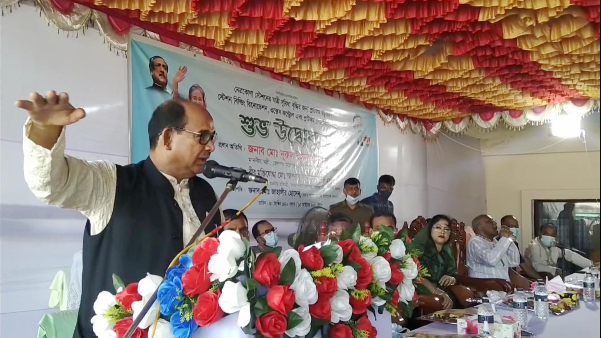 কুচক্রী মহল সাম্প্রদায়িক সম্প্রীতি বিনষ্ট করছে: রেলমন্ত্রী