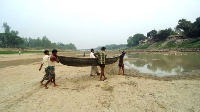 অস্তিত্ব হারাতে বসেছে খরস্রোতা আত্রাই নদী