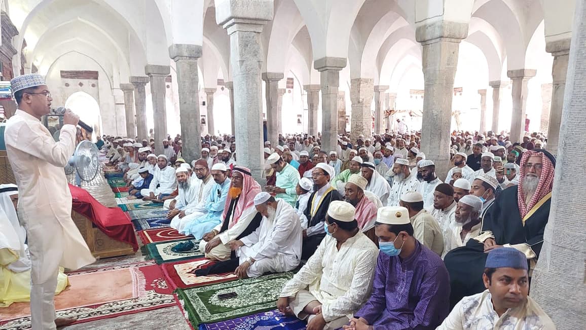 বিশ্ব ঐতিহ্য ষাটগম্বুজ মসজিদে ঈদের জামাত অনুষ্ঠিত