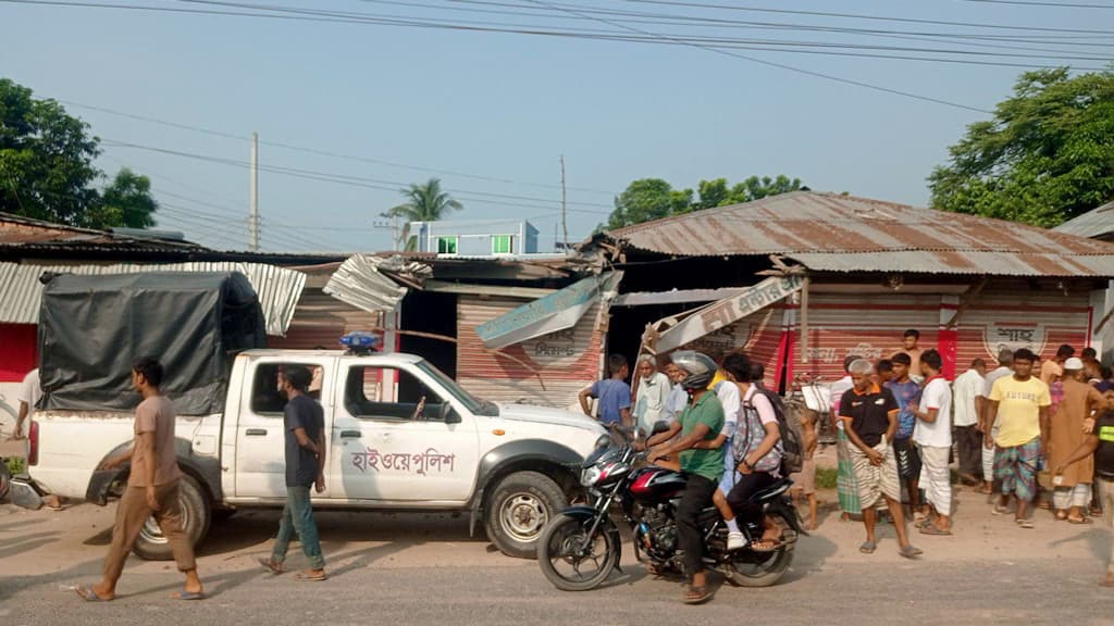 সৈয়দপুরে বাসের ধাক্কায় শ্রমিক নিহত