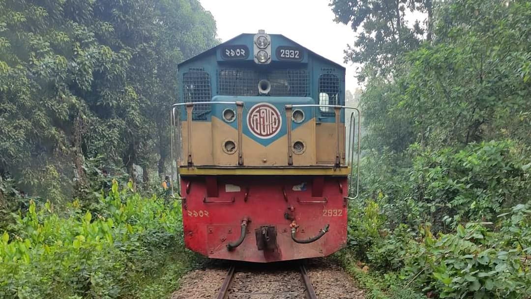 শ্রীপুরে যমুনা এক্সপ্রেসের ইঞ্জিন বিকলের ১ ঘণ্টা পর সচল