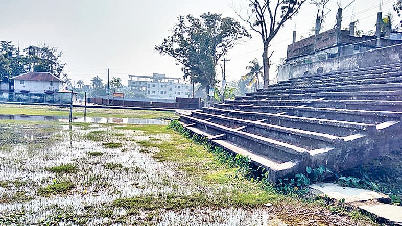 অযত্নে পরিত্যক্ত মুলাদীর একমাত্র স্টেডিয়াম