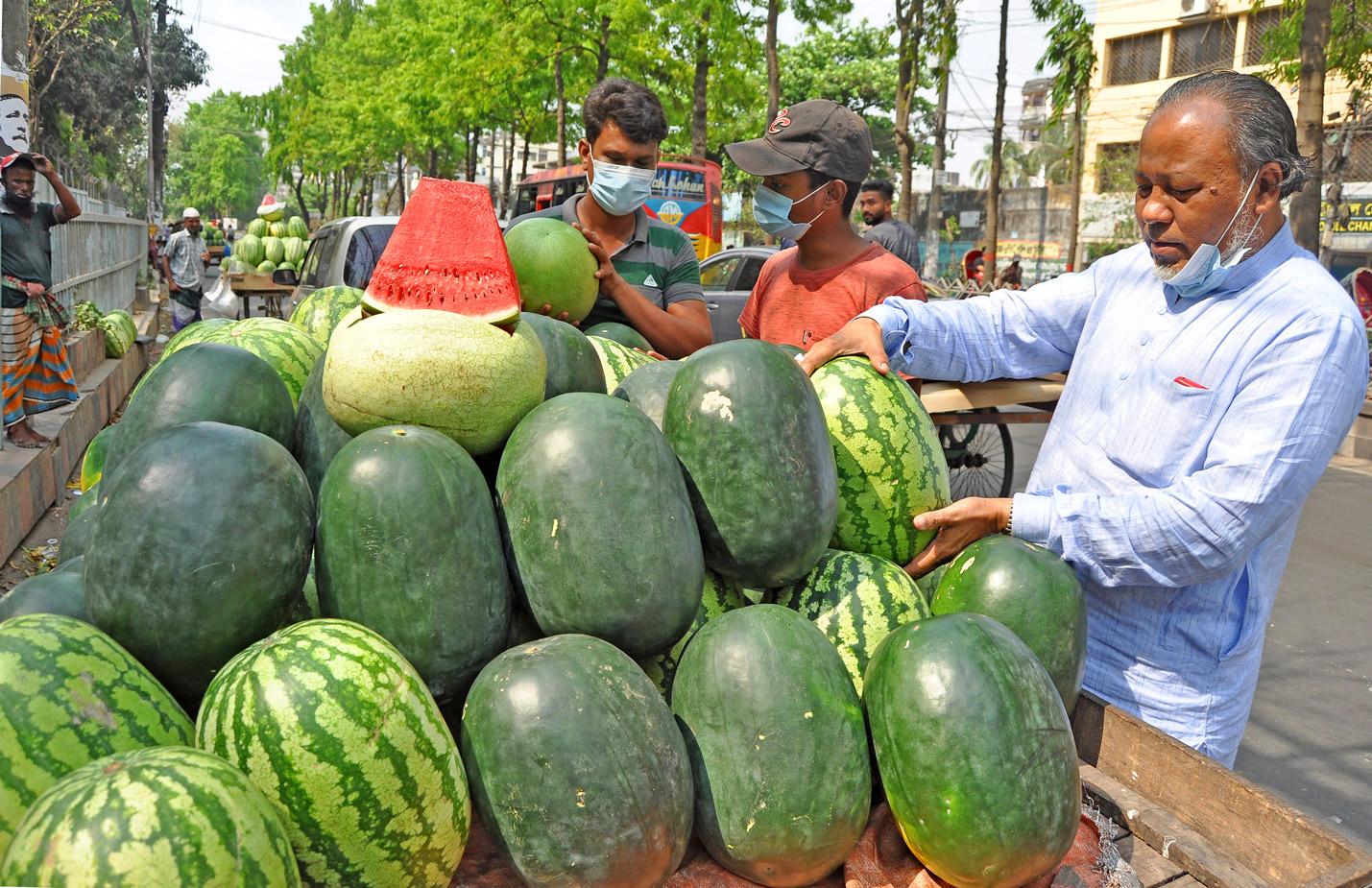 হাতবদলে দাম বাড়ে চার গুণ 